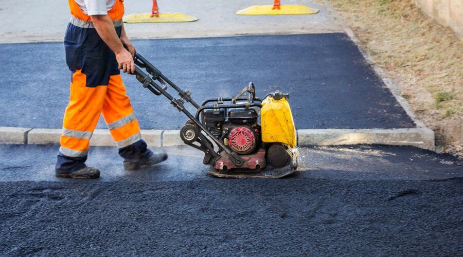 Professional gutter cleaning in Gassville, AR